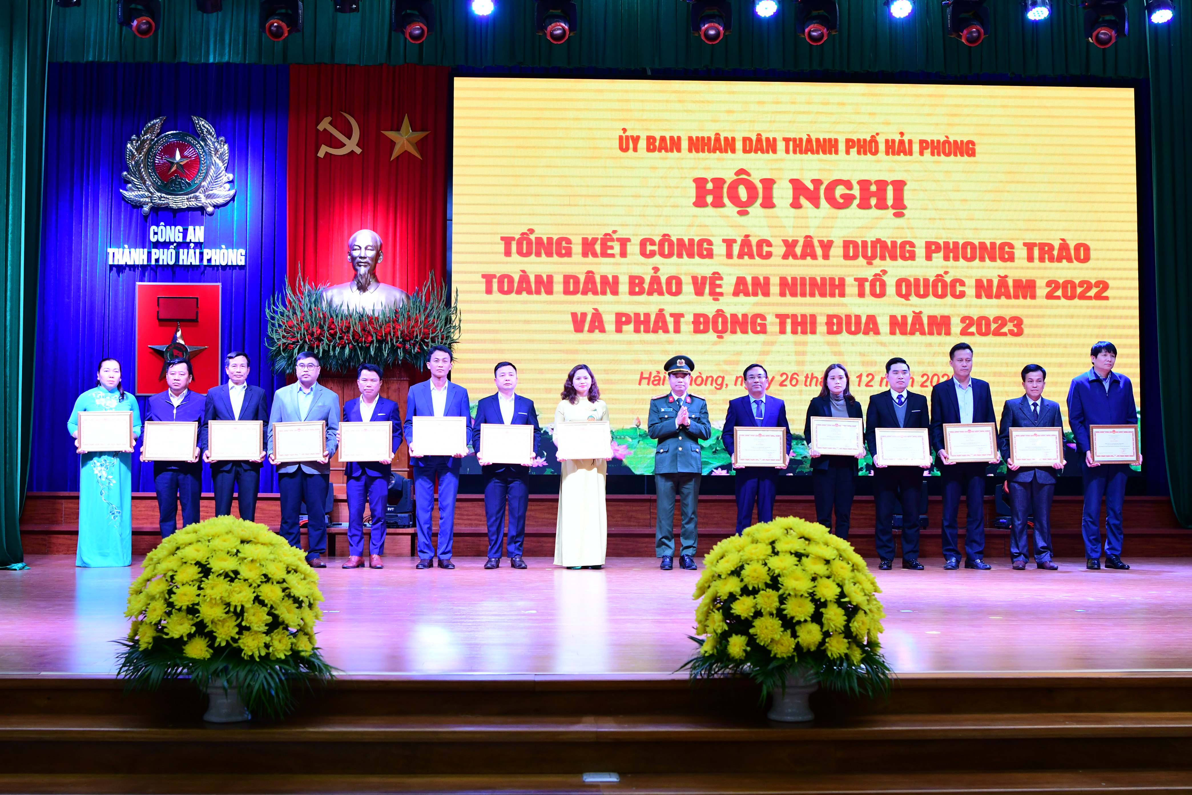 Biểu dương 123 tập thể, cá nhân xuất sắc trong phong trào “Toàn dân bảo vệ an ninh Tổ quốc